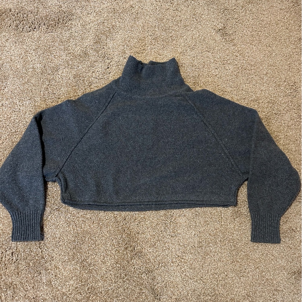 Cute Women’s Crop Sweater